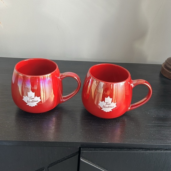 TIM HORTONS Red Luster Iridescent Maple Leaf Coffee Tea Mugs, Set of 2 - Picture 7 of 14